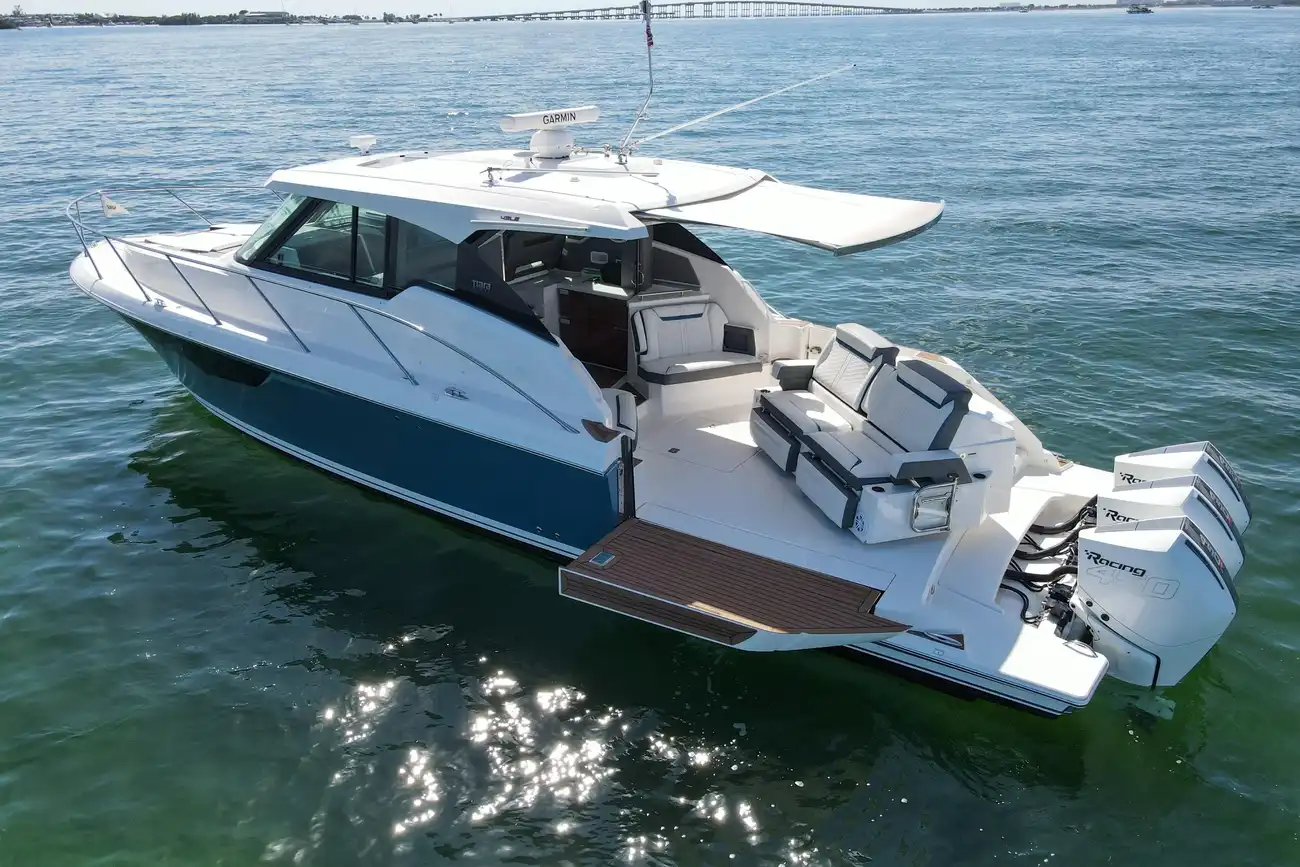 Thumbnail von Tiara Yachts 43LE