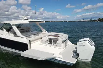 Thumbnail von Tiara Yachts 43LS MARILEE