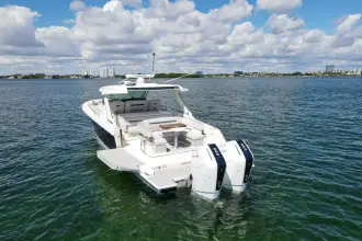 Thumbnail von Tiara Yachts 43LS MARILEE