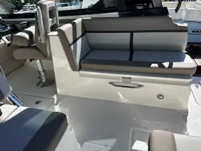 Thumbnail von Boston Whaler 330 Vantage
