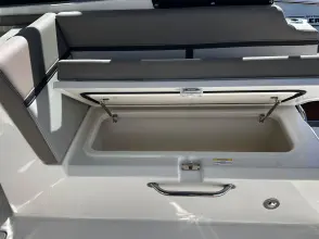 Thumbnail von Boston Whaler 330 Vantage