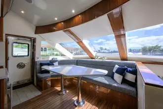 Thumbnail von Hatteras 80 Enclosed Bridge Skylounge SAPPHIRE