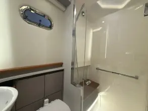 Thumbnail von Tiara Yachts 48LS