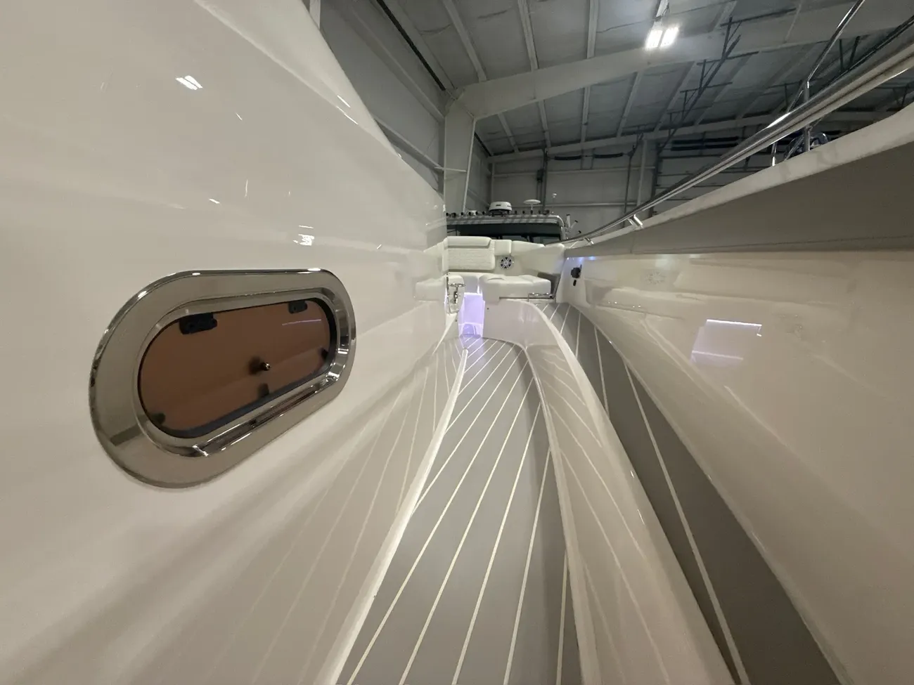 Thumbnail von Tiara Yachts 48LS