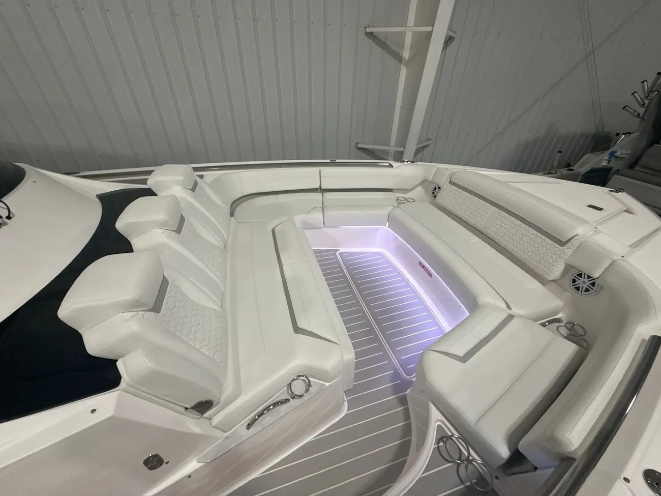 Thumbnail von Tiara Yachts 48LS