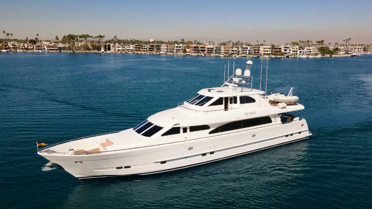 Horizon Motor Yachts Custom 98 Tri-Deck REVERIE