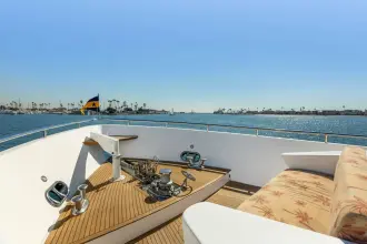 Thumbnail von Horizon Motor Yachts Custom 98 Tri-Deck REVERIE