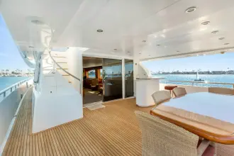 Thumbnail von Horizon Motor Yachts Custom 98 Tri-Deck REVERIE