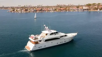 Thumbnail von Horizon Motor Yachts Custom 98 Tri-Deck REVERIE