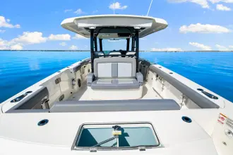 Thumbnail von Boston Whaler 380 Outrage