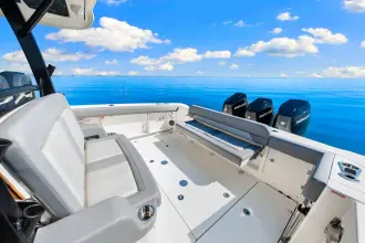 Thumbnail von Boston Whaler 380 Outrage