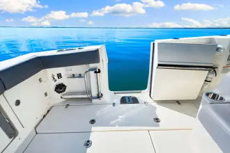 Thumbnail von Boston Whaler 380 Outrage