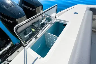 Thumbnail von Boston Whaler 380 Outrage