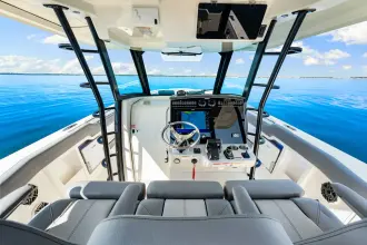 Thumbnail von Boston Whaler 380 Outrage