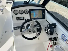 Thumbnail von Boston Whaler 270 Vantage