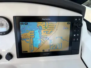 Thumbnail von Boston Whaler 270 Vantage