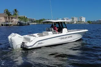Thumbnail von Boston Whaler 330 Outrage