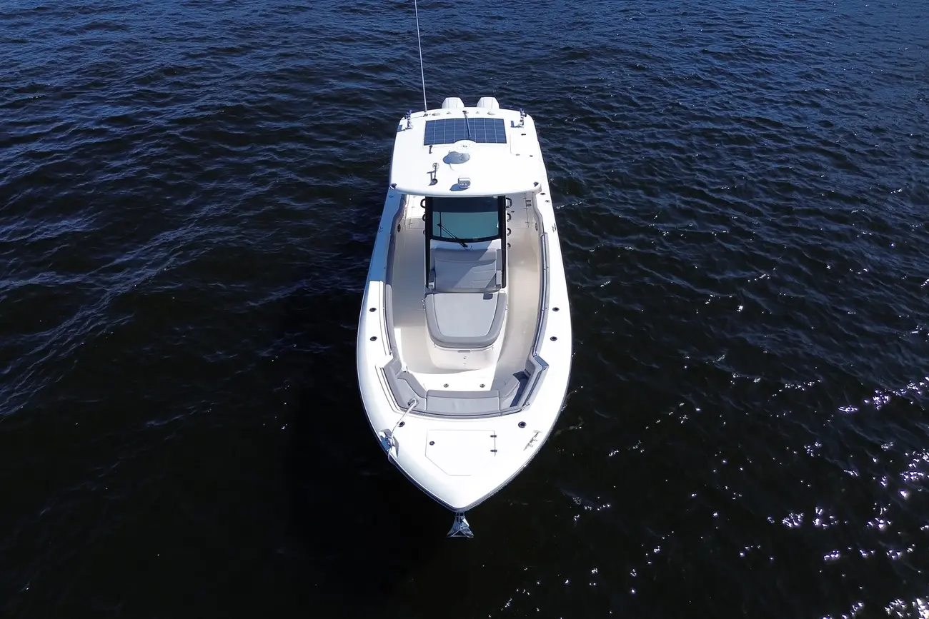 Thumbnail von Boston Whaler 330 Outrage