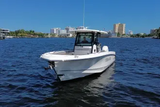 Thumbnail von Boston Whaler 330 Outrage