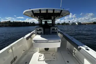 Thumbnail von Boston Whaler 330 Outrage