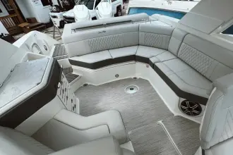 Thumbnail von Sea Ray SLX 310 Fuoribordo