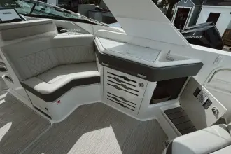 Thumbnail von Sea Ray SLX 310 Fuoribordo