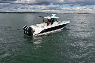 Thumbnail von Boston Whaler 360 Outrage