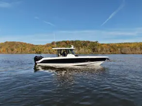 Thumbnail von Boston Whaler 360 Outrage