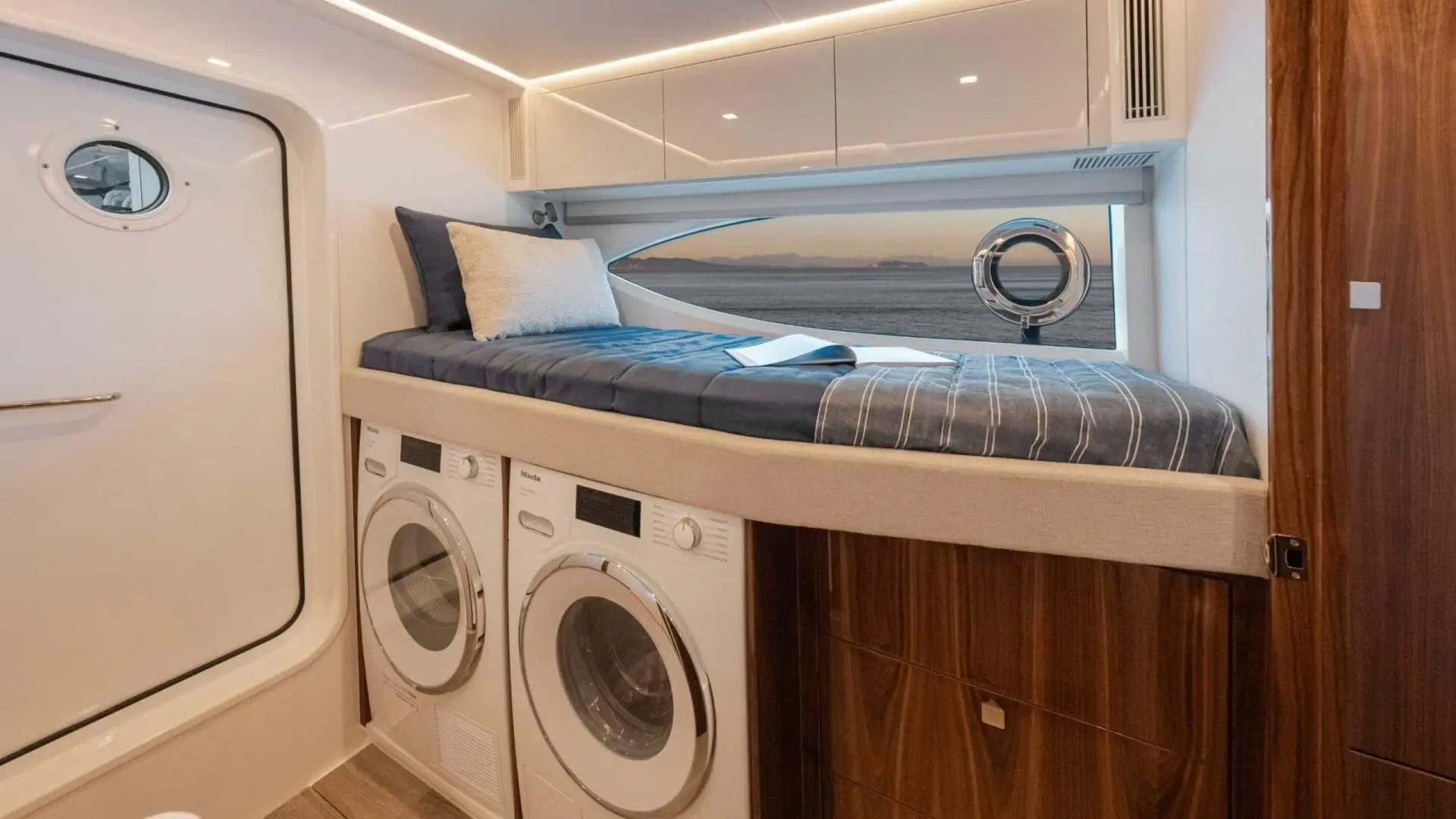 Thumbnail von リビエラ 6800 スポーツヨット