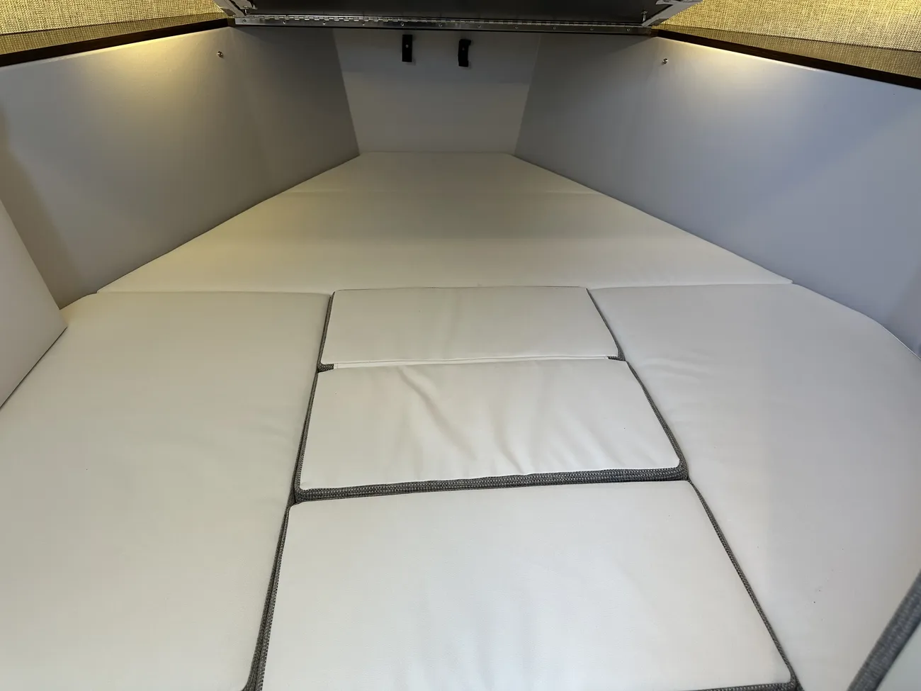 Thumbnail von Cruisers Yachts 38 GLS OB