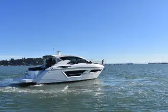 Thumbnail von Cruisers Yachts 46 Cantius