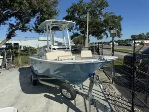 Thumbnail von Boston Whaler 210 Montauk
