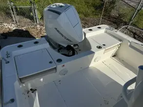 Thumbnail von Boston Whaler 210 Montauk