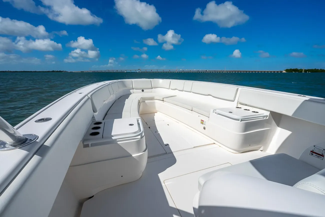 Thumbnail von Intrepid 400 Cuddy