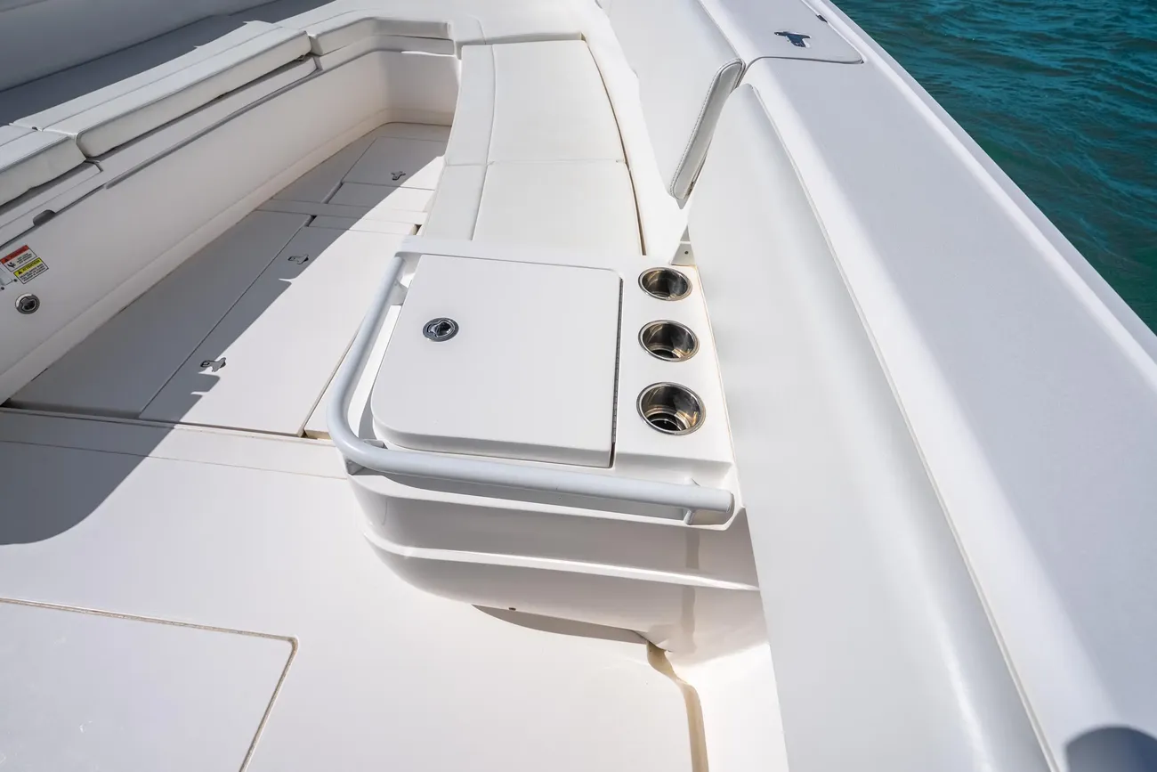 Thumbnail von Intrepid 400 Cuddy