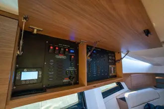 Thumbnail von Boston Whaler 365 Conquest