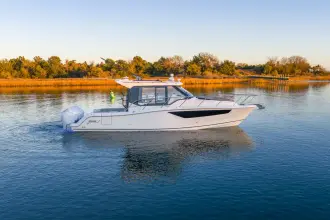 Thumbnail von Boston Whaler 365 Conquest