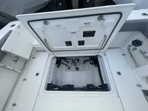 Thumbnail von Boston Whaler 300 Outrage