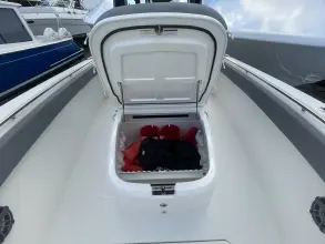 Thumbnail von Boston Whaler 300 Outrage