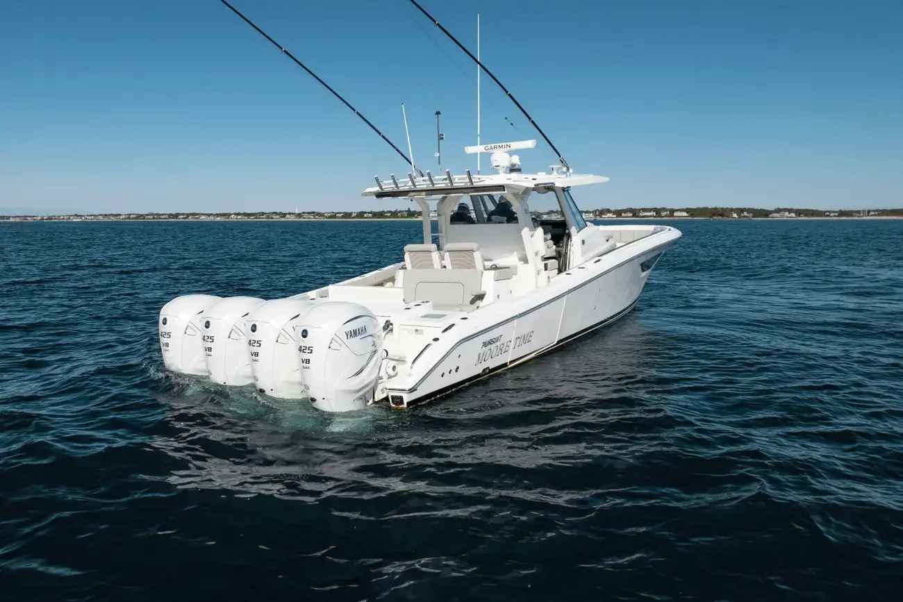 Thumbnail von Pursuit S 428 Moore Time