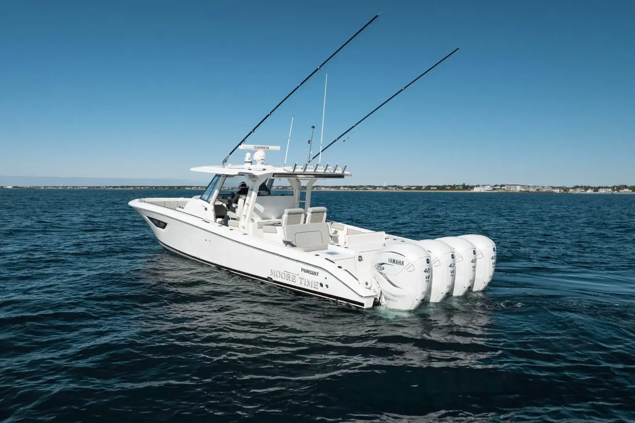 Thumbnail von Pursuit S 428 Moore Time