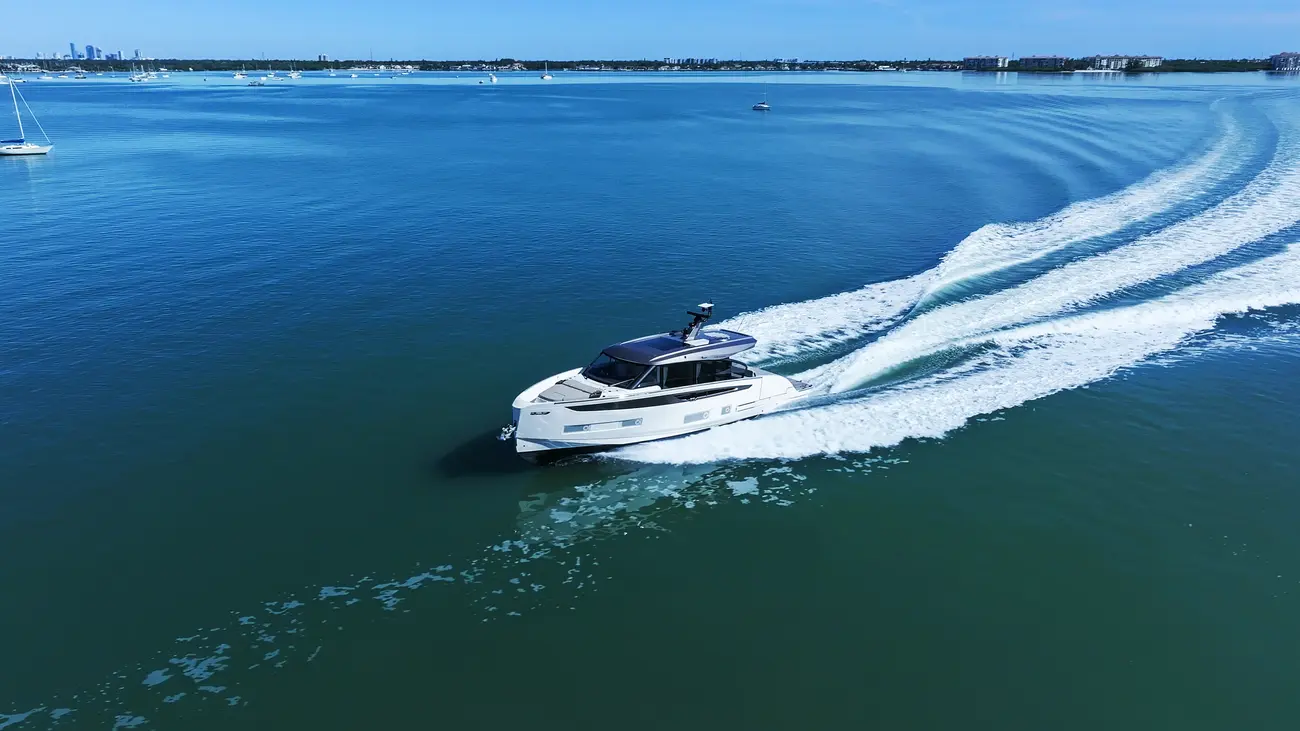 Thumbnail von Azimut Seadeck 6