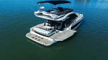 Thumbnail von Galeon 400 FLY