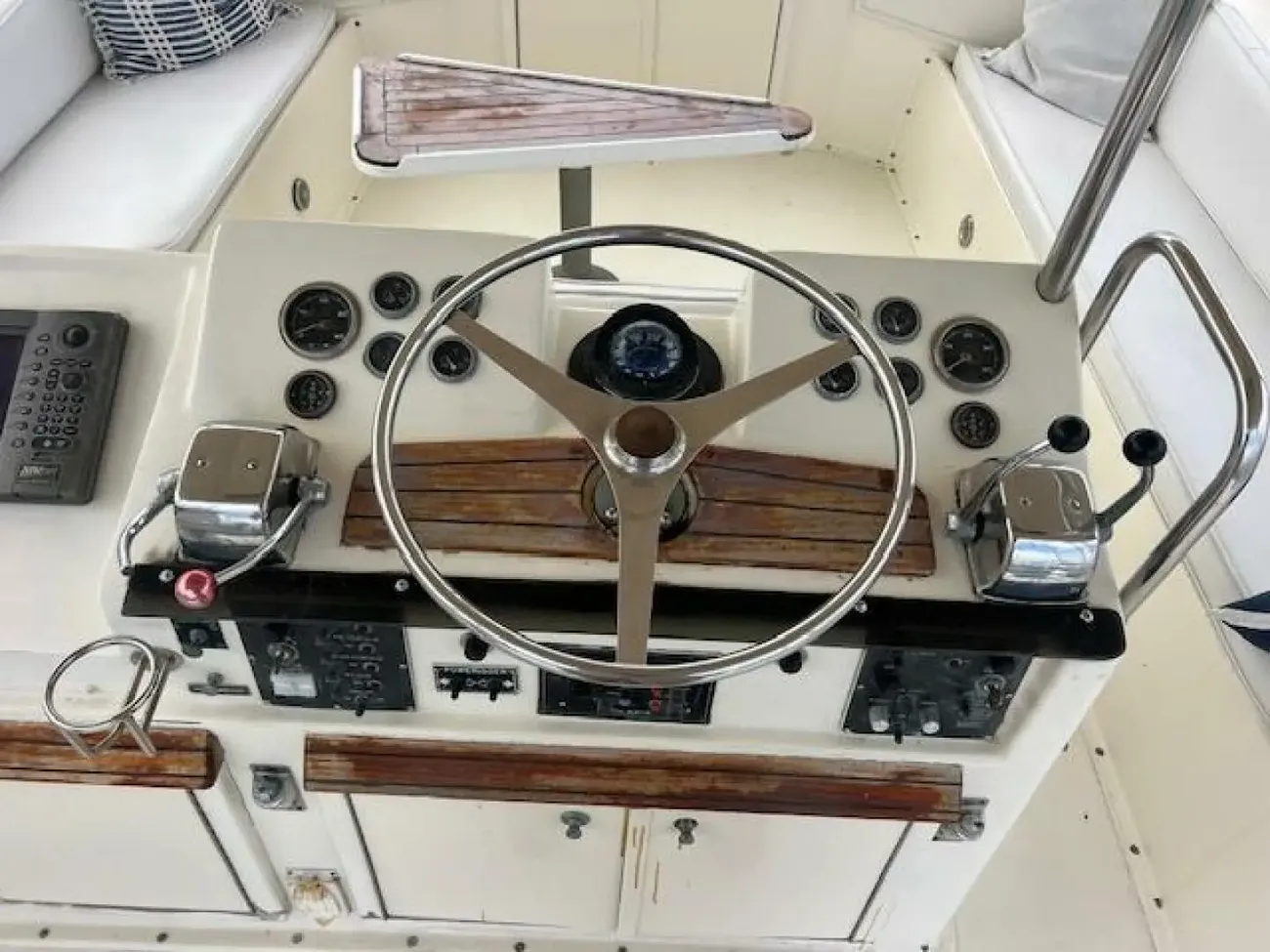 Thumbnail von Hatteras 52 Convertible Soiree