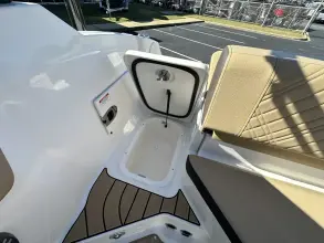 Thumbnail von Sea Ray SDX 230 Surf