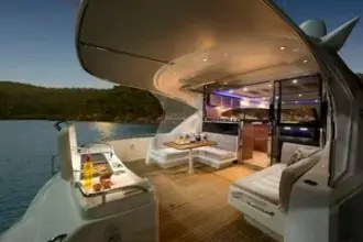 Thumbnail von Riviera 6000 Sport Yacht Six Pack