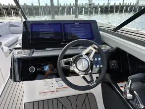 Thumbnail von Sea Ray SLX 280 с внешним двигателем