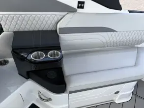 Thumbnail von Sea Ray SLX 280 с внешним двигателем