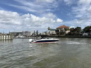 Thumbnail von Sea Ray SLX 280 с внешним двигателем