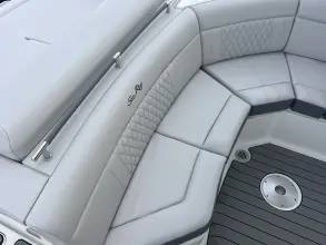 Thumbnail von Sea Ray SLX 310 Hors-bord
